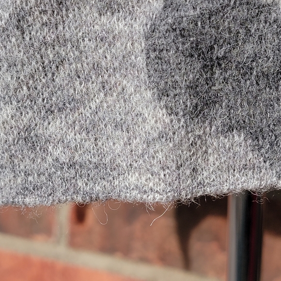 ATHLETA Undercover Camo Pullover Sweater Size M Gray Alpaca Hiking Climbing CYA - Picture 10 of 14
